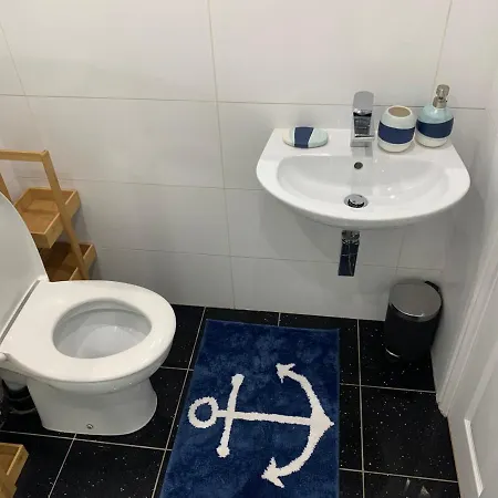 Headingley-weetwood - Well Equipped Set In Natural Woodland Appartamento *