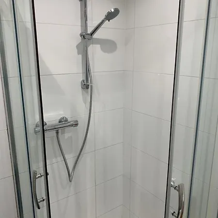 Headingley-weetwood - Well Equipped Set In Natural Woodland * Leeds