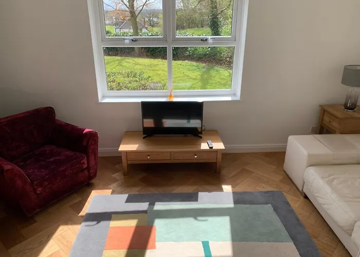 Lejlighed Headingley-weetwood - Well Equipped Set In Natural Woodland